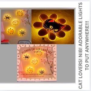 NWT! 🐈‍⬛ LOVERS! NIB 🌸 🐈‍⬛ LED SET! SO ADORABLE! ALSO MAKES A CUTE GIFT!